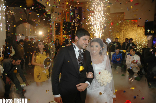 Танцевальный конкурс на свадьбе певицы Егяны, где был похищен турецкий жених (фотосессия)