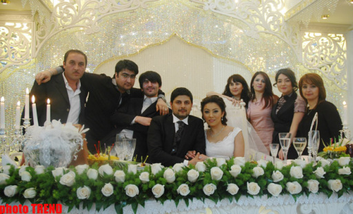 Танцевальный конкурс на свадьбе певицы Егяны, где был похищен турецкий жених (фотосессия)