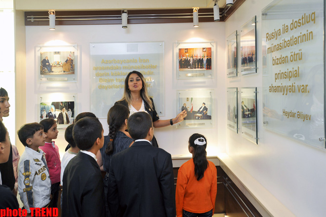 Азербайджанским детям, больным сахарным диабетом, розданы лекарственные препараты (фотосессия)