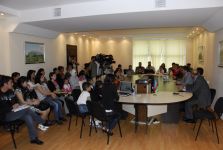 Азербайджанским детям, больным сахарным диабетом, розданы лекарственные препараты (фотосессия)