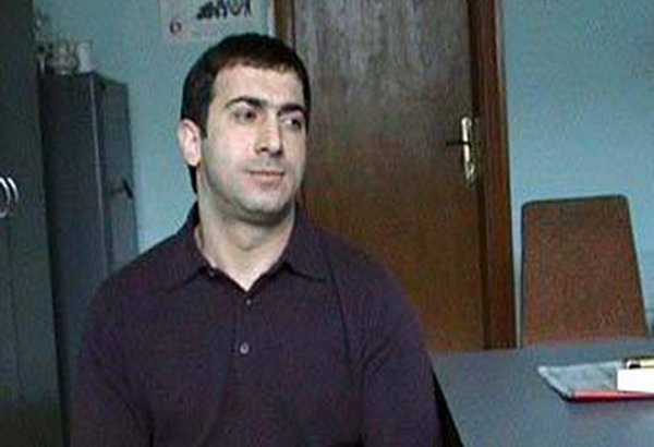 Мейханачы Ниджат Мяналы посвятил композицию криминальному авторитету Ровшану Ленкоранскому : "Мы гордимся тобой"