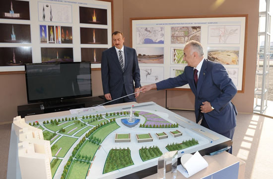 Президент Азербайджана ознакомился с территорией в Низаминском районе Баку, где будет заложен парк и построен музыкальный фонтан (ДОПОЛНЕНО) (ФОТО)