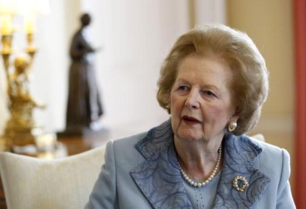 Процессия с гробом Маргарет Тэтчер направилась к месту кремации и погребения