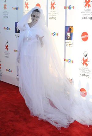 Знаменитости и Хэллоуин-2010 (фотосессия)