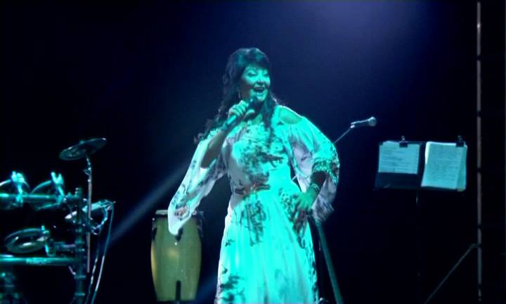 Назпери Досталиева  очаровала турецкого певца (фотосессия)