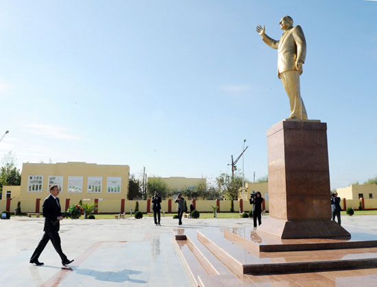 Президент Азербайджана принял участие в открытии Мурсаллинской сельской средней школы Сабирабадского района (ОБНОВЛЕНО) (ФОТО)