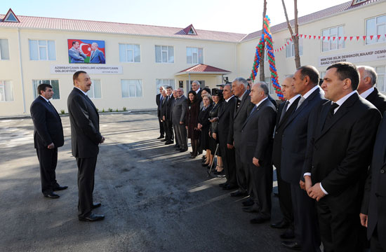 Президент Азербайджана принял участие в открытии Мурсаллинской сельской средней школы Сабирабадского района (ОБНОВЛЕНО) (ФОТО)