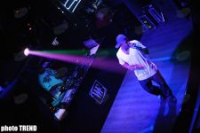 Панибратское поведение рэппера Джа Рула в Баку (фотосессия)