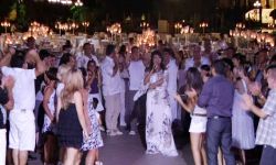 Назпери Досталиева  очаровала турецкого певца (фотосессия)