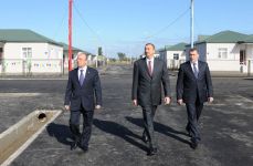 Президент Азербайджана принял участие в открытии новых домов в Саатлинском районе (ОБНОВЛЕНО) (ФОТО)