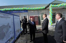 Президент Азербайджана принял участие в открытии новых домов в Саатлинском районе (ОБНОВЛЕНО) (ФОТО)