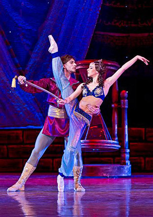 Кремлевская оргия азербайджанского балета "Тысяча и одна ночь"