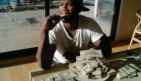 50 Cent ест свои деньги