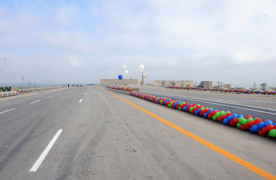 Президент Азербайджана принял участие в открытии после реконструкции участка автодороги Баку - граница России (ДОПОЛНЕНО)(ФОТО)