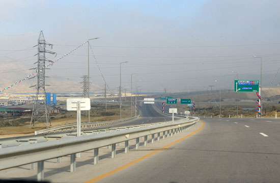 Сегодня у международных финансовых структур есть большая вера в долгосрочное, стремительное развитие Азербайджана - президент Ильхам Алиев (ДОПОЛНЕНО)(ФОТО)