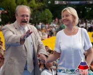 Самые крепкие звездные браки России (фотосессия)