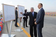 Президент Азербайджана принял участие в открытии после реконструкции участка автодороги Баку - граница России (ДОПОЛНЕНО)(ФОТО)