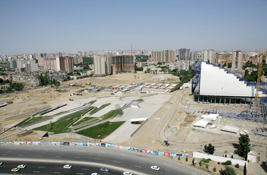 Президент Азербайджана Ильхам Алиев ознакомился с ходом строительных работ в Центре Гейдара Алиева (ФОТО)