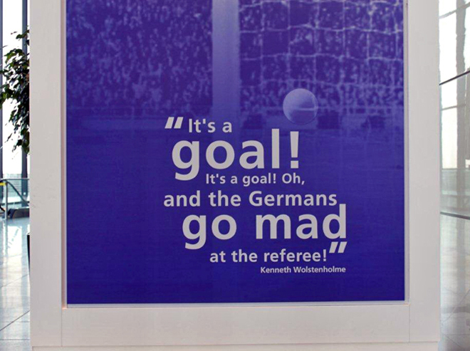 На новом стадионе "Уэмбли" увековечена память об азербайджанском арбитре Тофике Бахрамове (фотосессия)