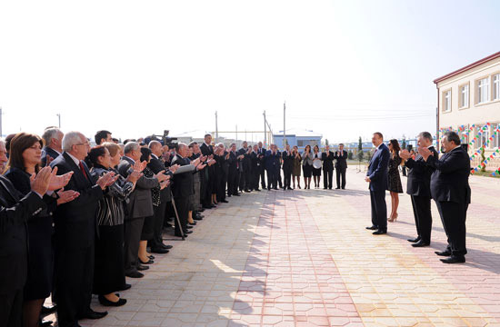 Президент Азербайджана принял участие в церемонии открытия нового поселка для семей вынужденных переселенцев в Агдамском районе (ДОПОЛНЕНО) (ФОТО)
