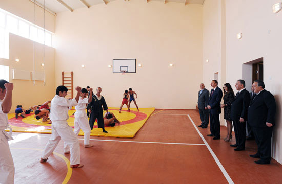 Президент Азербайджана принял участие в церемонии открытия нового поселка для семей вынужденных переселенцев в Агдамском районе (ДОПОЛНЕНО) (ФОТО)