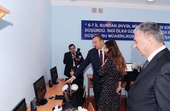 Президент Азербайджана принял участие в церемонии открытия нового поселка для семей вынужденных переселенцев в Агдамском районе (ДОПОЛНЕНО) (ФОТО)