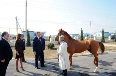 Президент Азербайджана принял участие в церемонии открытия нового поселка для семей вынужденных переселенцев в Агдамском районе (ДОПОЛНЕНО) (ФОТО)