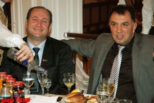 Поэтесса Земфира Алишгызы сыграла девичью свадьбу (фотосессия)
