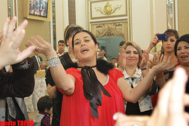 Айгюн Кязымова довела девичью свадьбу Гюлай Гадировой до 100°С (фотосесcия)