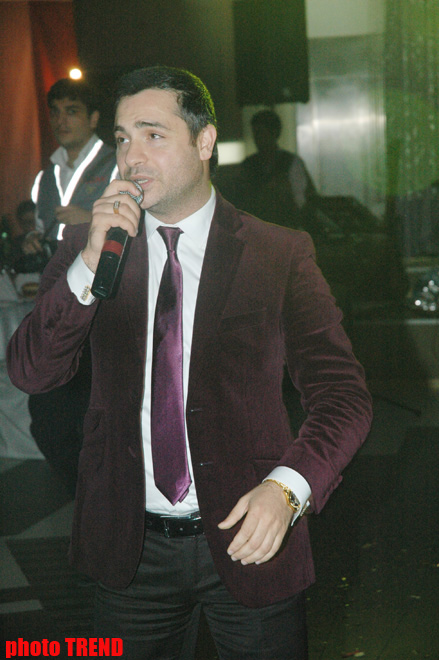 У азербайджанского Джима Керри "золотая лихорадка" (фотосессия)