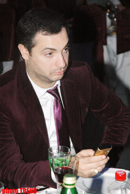 У азербайджанского Джима Керри "золотая лихорадка" (фотосессия)