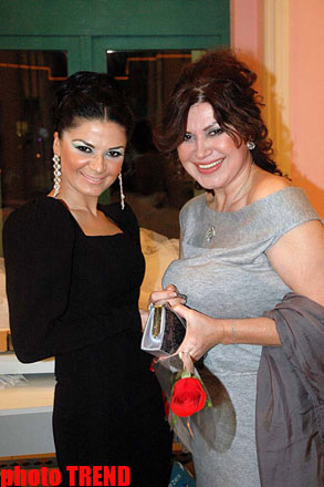 "Здравствуйте, я ваша тетя" - Натаван Хабиби и Санубер Искендерли стали родственниками (фотосессия)