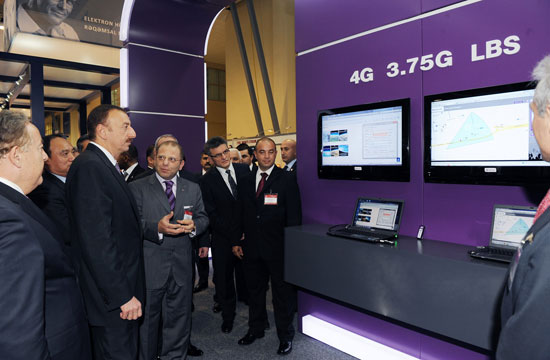 Президент Азербайджана ознакомился с выставкой "BakuTel-2010" (ДОПОЛНЕНО)(ФОТО)