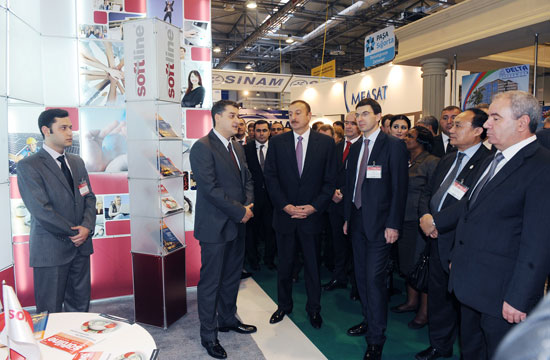 Президент Азербайджана ознакомился с выставкой "BakuTel-2010" (ДОПОЛНЕНО)(ФОТО)