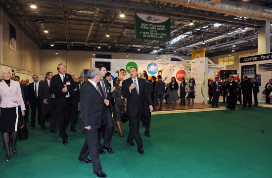 Президент Азербайджана ознакомился с выставкой "BakuTel-2010" (ДОПОЛНЕНО)(ФОТО)