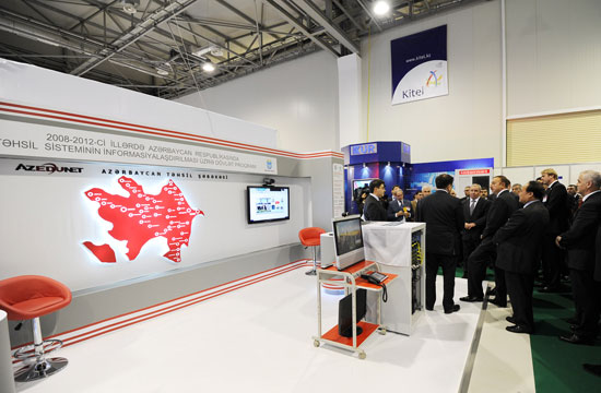 Президент Азербайджана ознакомился с выставкой "BakuTel-2010" (ДОПОЛНЕНО)(ФОТО)