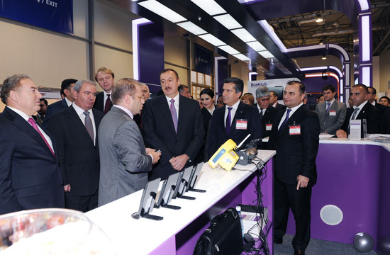 Президент Азербайджана ознакомился с выставкой "BakuTel-2010" (ДОПОЛНЕНО)(ФОТО)