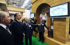 Президент Азербайджана ознакомился с выставкой "BakuTel-2010" (ДОПОЛНЕНО)(ФОТО)