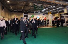 Президент Азербайджана ознакомился с выставкой "BakuTel-2010" (ДОПОЛНЕНО)(ФОТО)