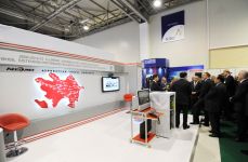 Президент Азербайджана ознакомился с выставкой "BakuTel-2010" (ДОПОЛНЕНО)(ФОТО)