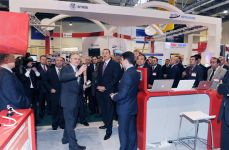 Президент Азербайджана ознакомился с выставкой "BakuTel-2010" (ДОПОЛНЕНО)(ФОТО)