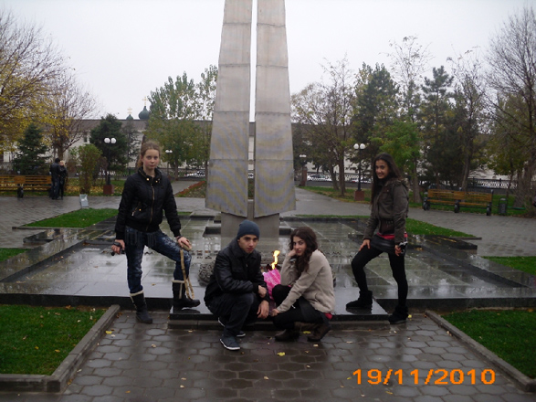 Международный "Хоровод дружбы" азербайджанского детского театра (фотосессия)