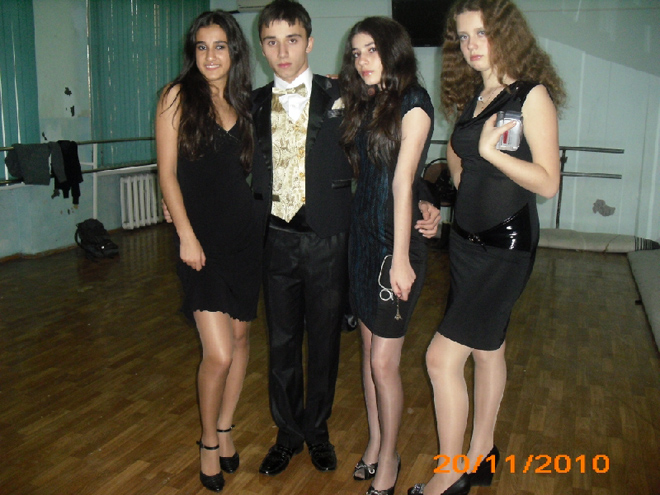 Международный "Хоровод дружбы" азербайджанского детского театра (фотосессия)