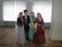 Международный "Хоровод дружбы" азербайджанского детского театра (фотосессия)