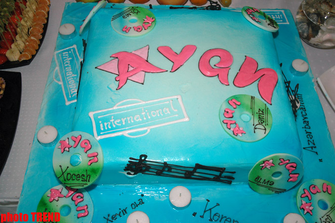 Певица Аян устроила дневную вечеринку "Ayan International" (фотосессия)