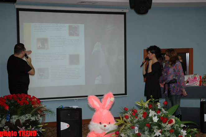 Певица Аян устроила дневную вечеринку "Ayan International" (фотосессия)