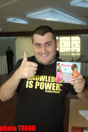 Певица Аян устроила дневную вечеринку "Ayan International" (фотосессия)