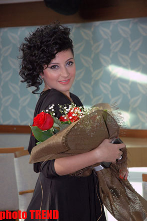 Певица Аян устроила дневную вечеринку "Ayan International" (фотосессия)