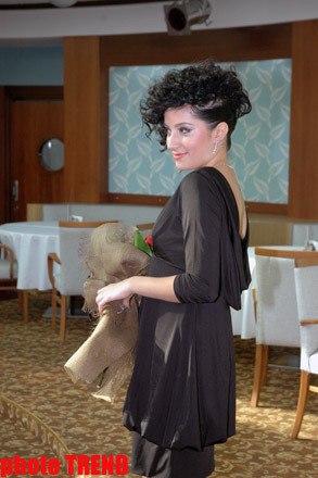 Певица Аян устроила дневную вечеринку "Ayan International" (фотосессия)