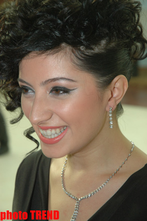 Певица Аян устроила дневную вечеринку "Ayan International" (фотосессия)